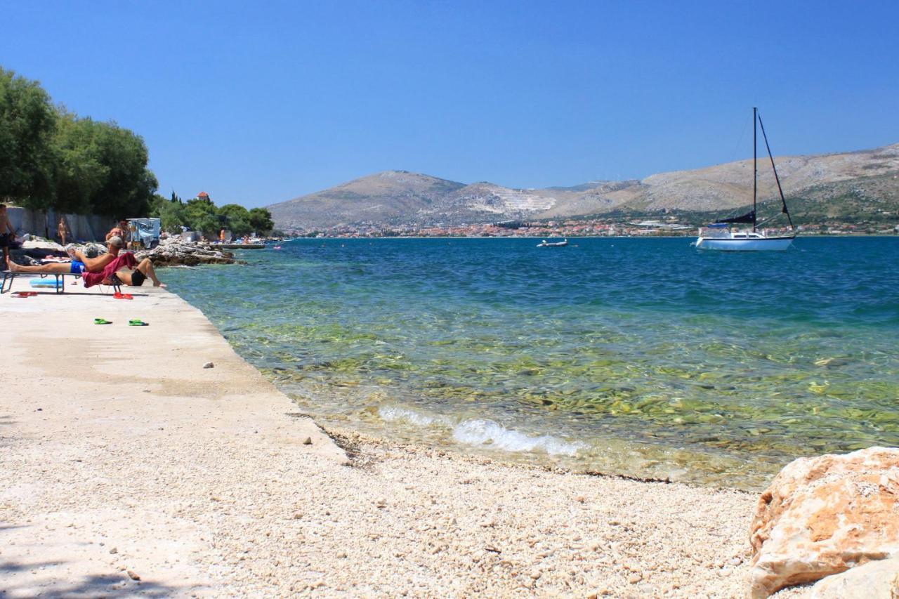 Apartments By The Sea Arbanija, Ciovo - 1085 تروغير المظهر الخارجي الصورة