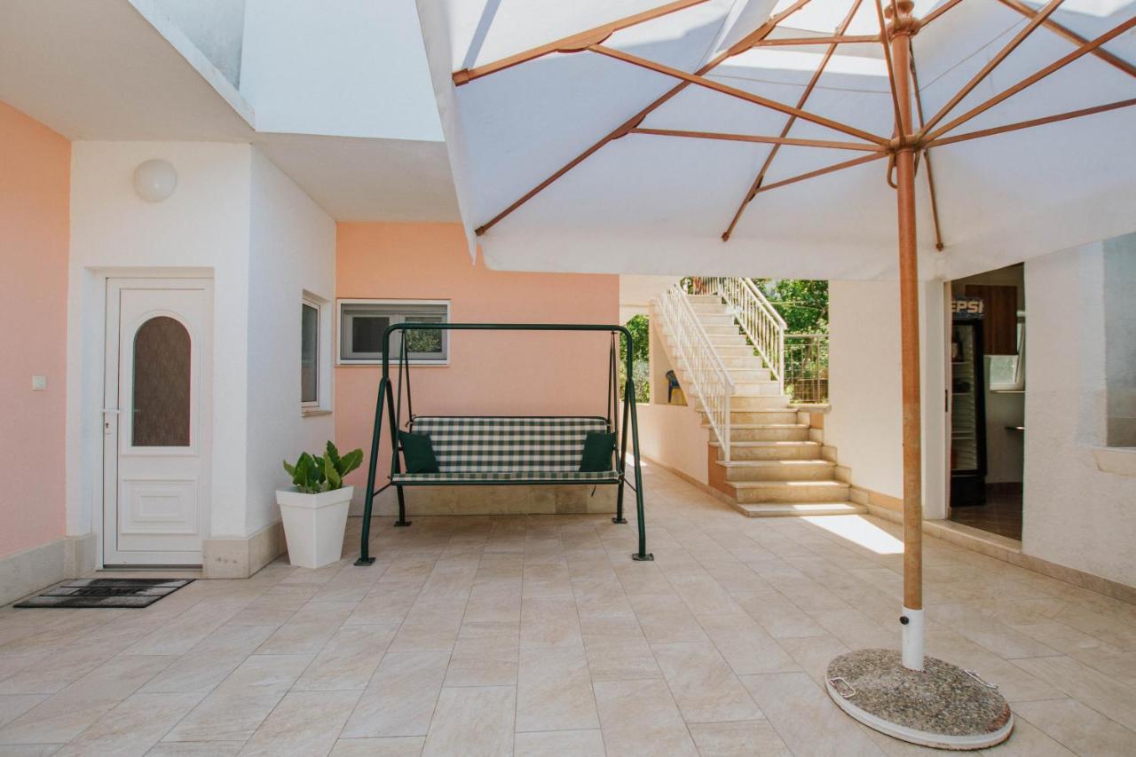 Apartments By The Sea Arbanija, Ciovo - 1085 تروغير المظهر الخارجي الصورة
