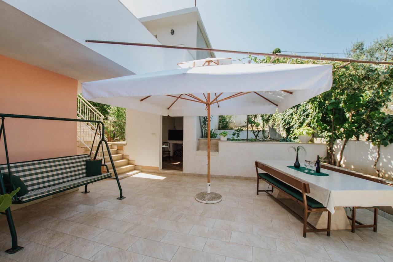 Apartments By The Sea Arbanija, Ciovo - 1085 تروغير المظهر الخارجي الصورة