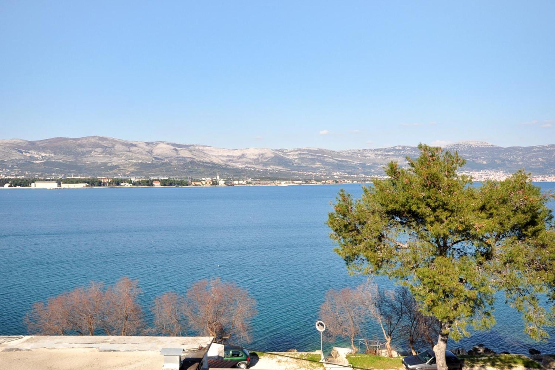 Apartments By The Sea Arbanija, Ciovo - 1085 تروغير المظهر الخارجي الصورة